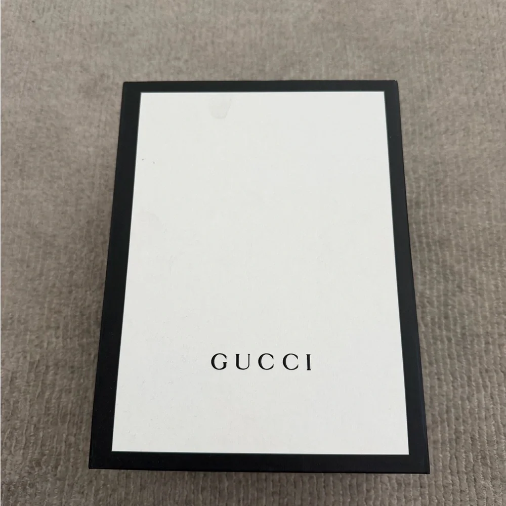 Gucci GG Marmont Small Matelassé Shoulder Bag in Cream - Picture 2 of 6